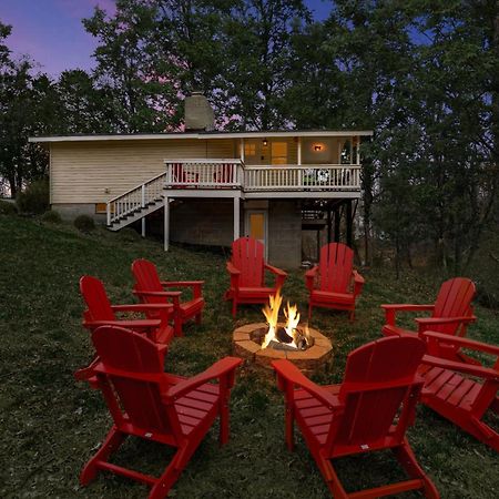 Harpers Ferry Cabin Hot Tub, Deck, Fire Pit, Wifi 外观 照片