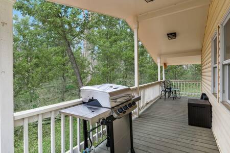 Harpers Ferry Cabin Hot Tub, Deck, Fire Pit, Wifi 外观 照片