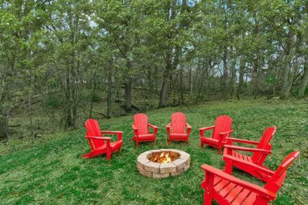 Harpers Ferry Cabin Hot Tub, Deck, Fire Pit, Wifi 外观 照片