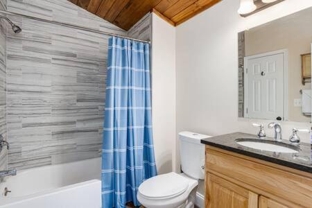 Harpers Ferry Cabin Hot Tub, Deck, Fire Pit, Wifi 外观 照片