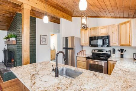 Harpers Ferry Cabin Hot Tub, Deck, Fire Pit, Wifi 外观 照片