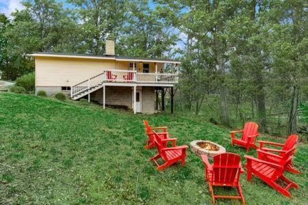 Harpers Ferry Cabin Hot Tub, Deck, Fire Pit, Wifi 外观 照片